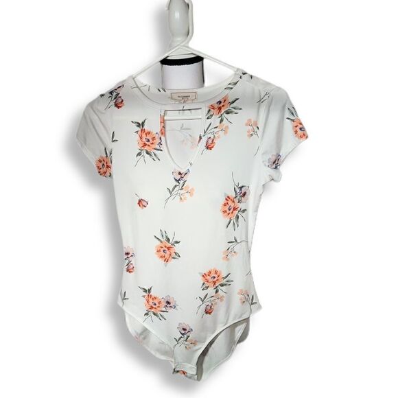 NWOT Keyhole Floral Bodysuit - Picture 1 of 8